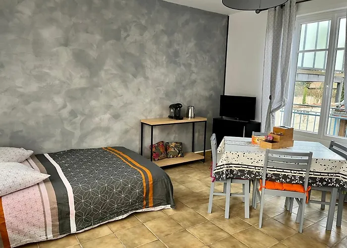 Indépendant Dans Maison Individuelle *